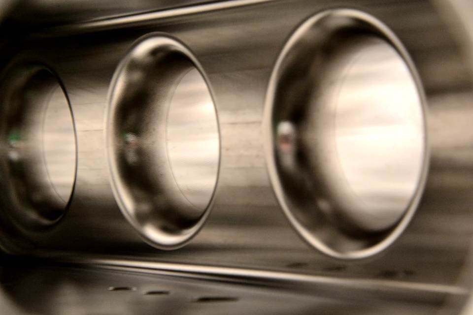 Weldspeed integrated bellmouth detail inside a fabricated intake manifold